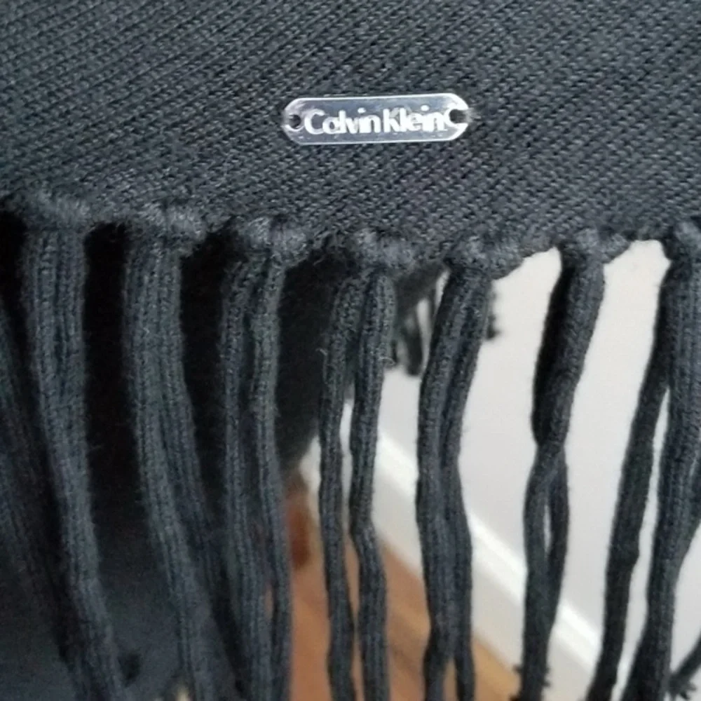 Calvin Klein Black Sweater Poncho Fringed with Sleeves, One Size Fits All - Picture 7 of 13